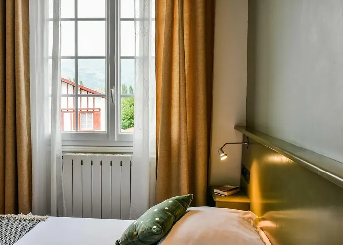 Hotel Mendi Alde Ossès